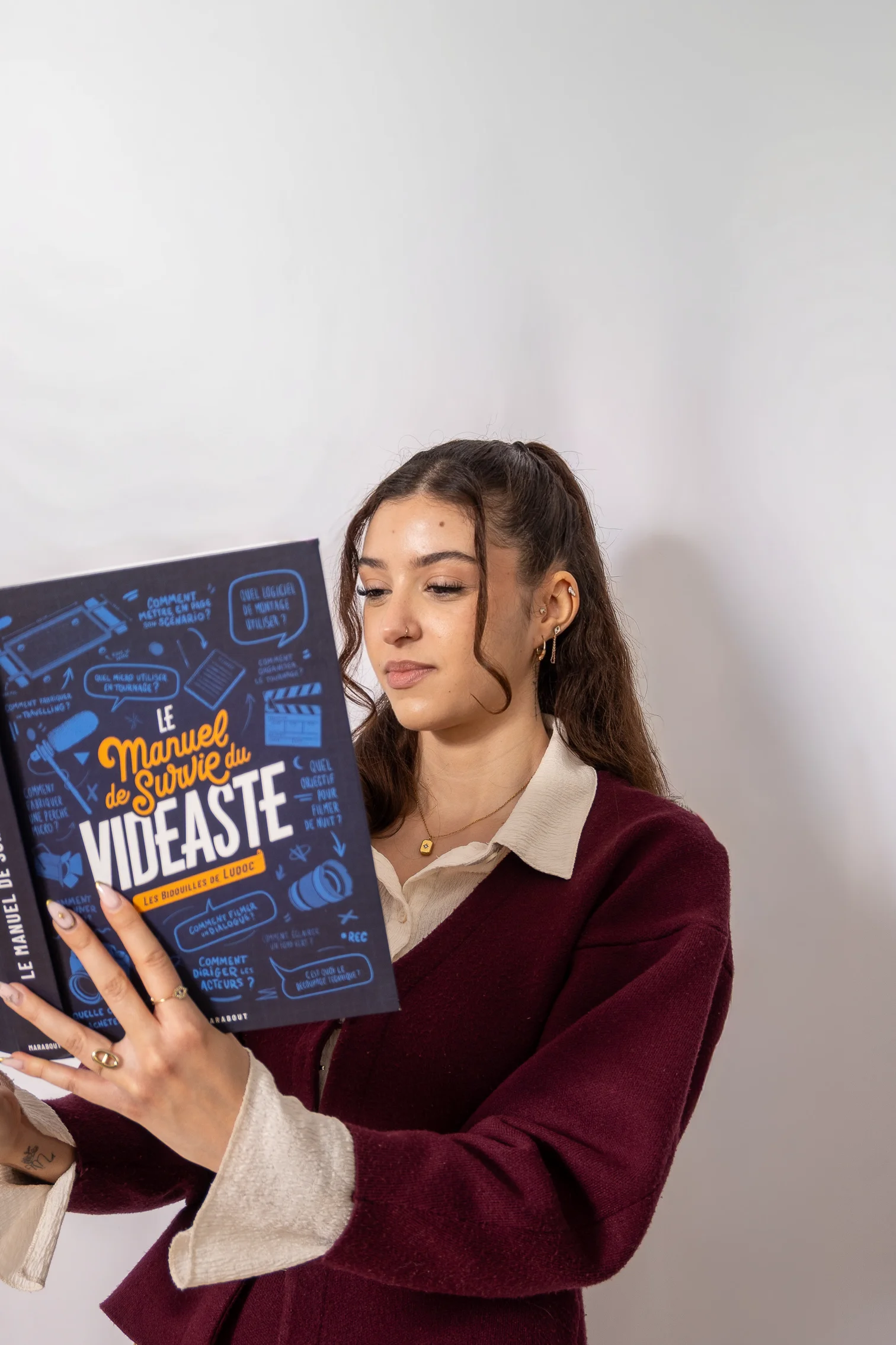 Coralie Saifi avec Le Manuel de Survie du Vidéaste
